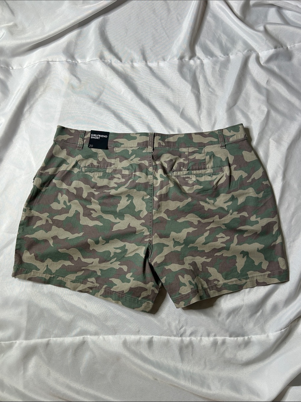 NEW Lane Bryant Girlfriend Shorts Green Camo Camouflage - Size 20 - NEW